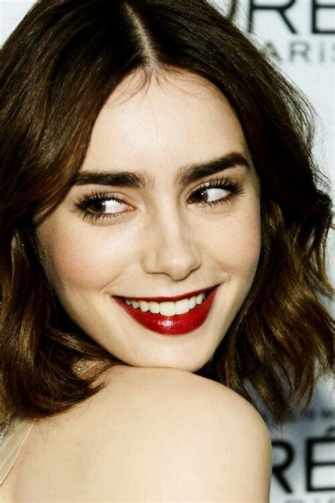 Lily Collins Natural Eyes Red Lip Makeup Looks Pinterest