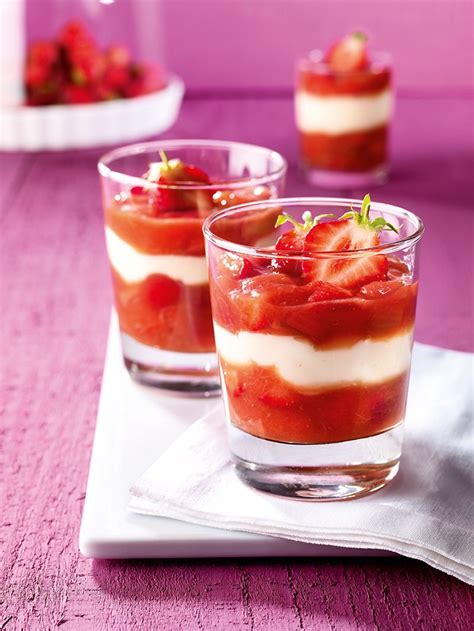 Erdbeer-Rhabarber-Dessert | Rezept | Rhabarber dessert, Erdbeer dessert, Rezepte