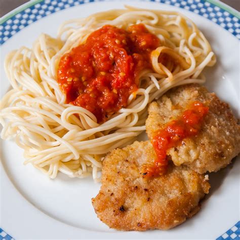 This is a slow cooked recipe that belongs alongside greats like shredded beef ragu and beef guinness stew. Piccata milanese - Sundaykitchen