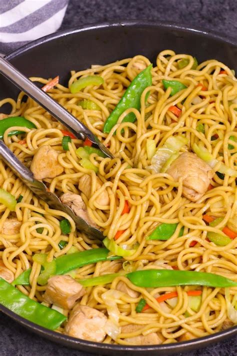 What Is Chow Mein And The Difference Between Chow Mein And Lo Mein