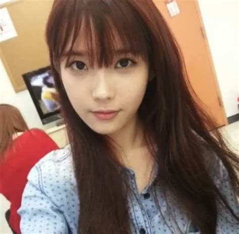 Iu Lee Jieun Rare Old Selfie Selca Icon Lq Beautiful Person Emo Girls Cool Girl