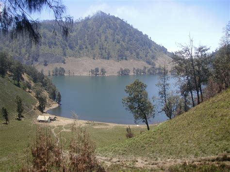 Bagi para pendaki di indonesia, semeru memiliki arti lebih dari sekedar gunung. JEJAK KERAJAAN KHADIRI DI GUNUNG SEMERU ~ panji vacation