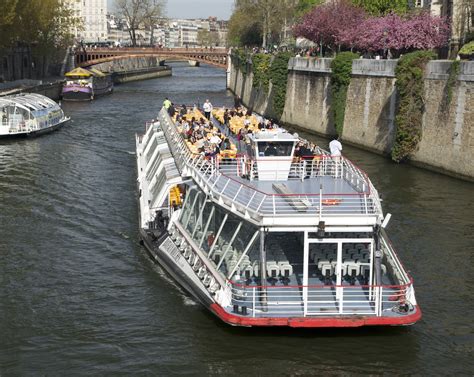 Filebateau Mouche Notre Dame Wikimedia Commons