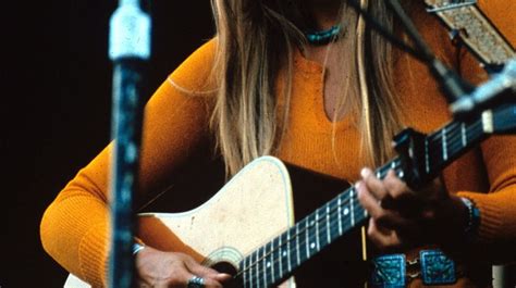 Joni Mitchell Coma Rep Says Report Is False Singer Is Awake And Alert The Hollywood Reporter