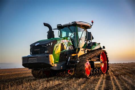 Fendt Releases All New Ranges Of High Horsepower Track Tractor Farm