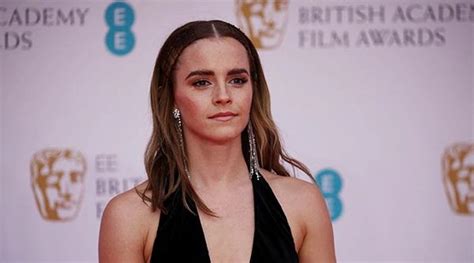 Emma Watson Debuts Short Hair Makeover And We Are Loving It Fashion