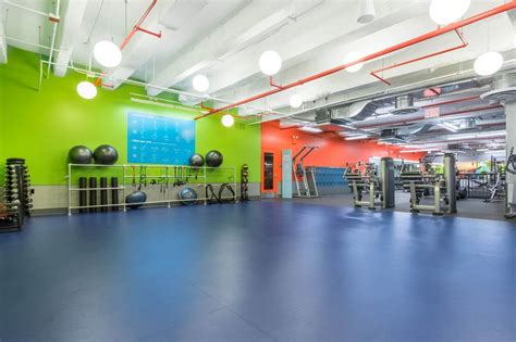 Blink Fitness 54th St 28 Photos And 104 Reviews 240 E 54th St New