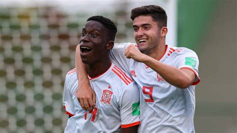 Ilaix moriba fm21 reviews and screenshots with his fm2021 attributes, current ability, potential ability and salary. España gana a Camerún y se mete en octavos del Mundial sub ...