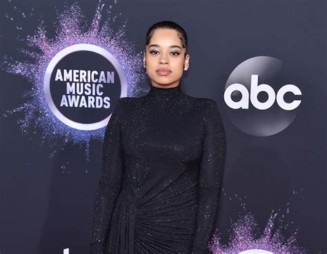 Ella Mai From American Music Awards 2019 Red Carpet Fashion E News