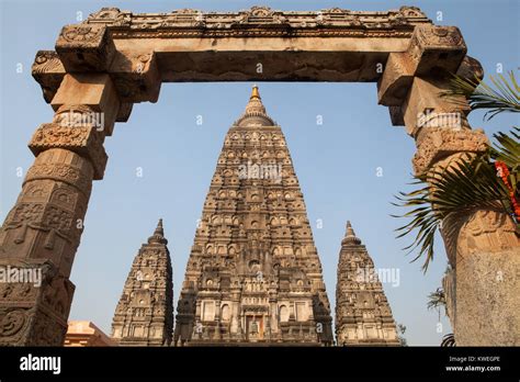 The Mahabodhi Temple At Bodhgaya In India Stock Photo Alamy