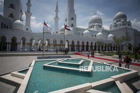 Masjid Raya Sheikh Zayed Solo Lakukan Simulasi Jelang Pembukaan