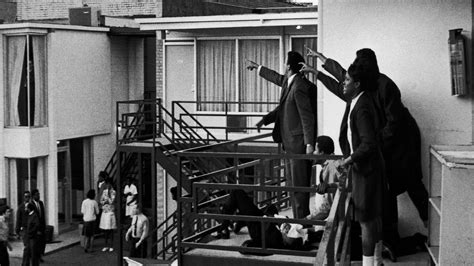 He blatantly walked on to the balcony and collected king's blood. Who Was On The Balcony With Martin Luther King - Image ...