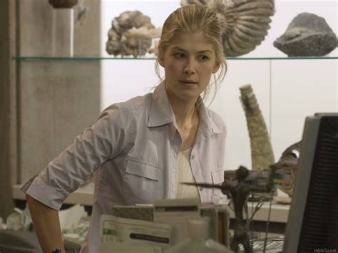 Pin Auf Rosamund Pike