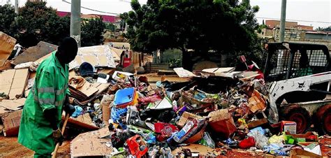 Luanda Produz Diariamente Mais De 60 Toneladas De Lixo Kilambanews O Site Da Comunidade Do