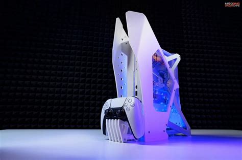 Ps5 Gets Frosty In New Custom Water Cooled Build In 2021 Custom Pc