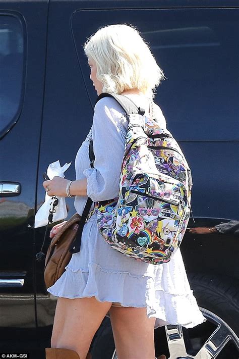 Tori Spelling Flashes Her Underwear While Out And About In La Daily Mail Online