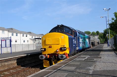 Really worrying news coming out of keyham in plymouth. 37423 working Flask Train, Keyham Station, Thurs.15th May ...