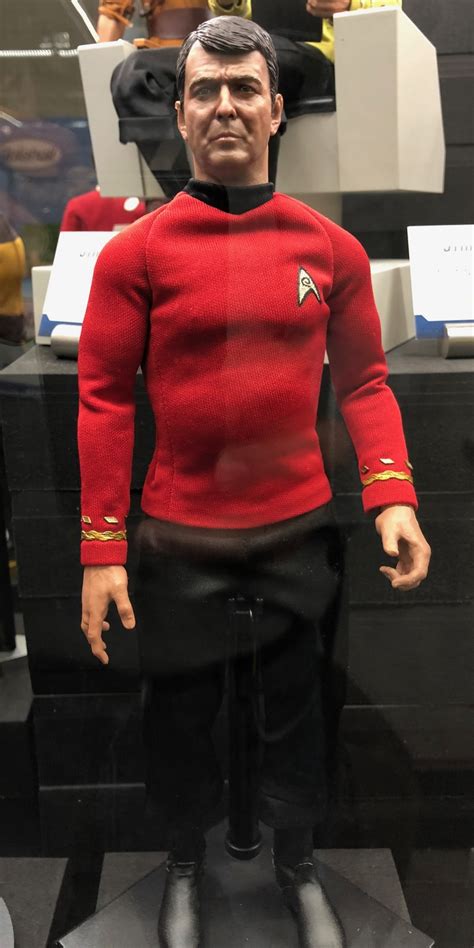 Toyfair 2018 Qmx Reveals New ‘discovery Badges Latest Star Trek