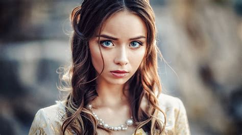 Brunette Girl With Big Blue Eyes Wallpapers And Images