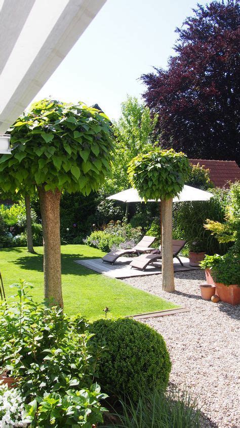 Check spelling or type a new query. Klare Linien und Kies im Garten, sehr gemütlich und ...
