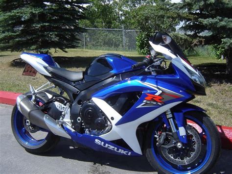 The most accurate 2008 suzuki gsxr 600s mpg estimates based on real world results of 18 thousand miles driven in 10 suzuki gsxr 600s. 2008 SUZUKI GSXR 600 13,008 kms Outside Victoria, Victoria