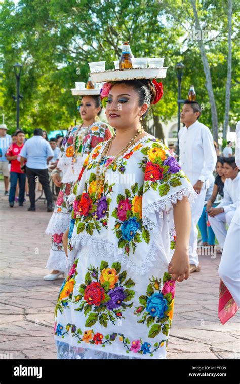 Mexican Dancers Valladolid Mexico Stock Photo Alamy