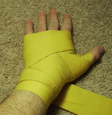 How To Wrap Hands For A Boxing Workout 14 Steps Instructables