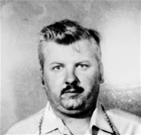 He was a chicagoan with a small construction company and one of the world's most prolific serial killers. Tema serio John Wayne Gacy: "El Payaso Asesino" 1ª Parte