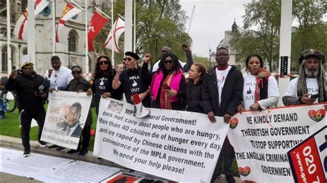 Manifestantes Angolanos Travam O Trânsito Em Londres E Deixam Mensagem Para O Pr João Lourenço