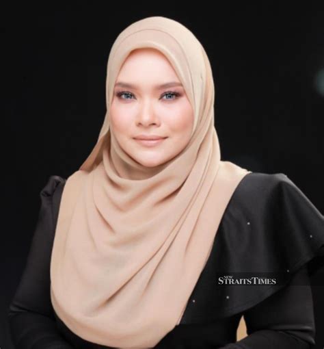 Showbiz Nora Ariffin Ignores Criticism Of Datukship By Netizens New