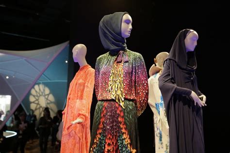 Absorbing Essential Show Of Muslim Fashions At De Young Museum Datebook