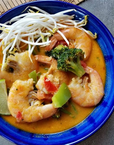 I find recipe to cook for my family and turn the recipe to my visual cooking guide. Red Thai Curry with Jumbo Shrimp in 2020 | Curry, 30 min meals, Red thai