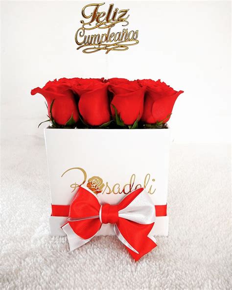 Box Cuadrado De 12 Rosas Florería Rosadeli