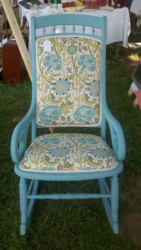 Particolare tipo di sedia (it); Beautiful rocking chair makeover by Savvy Young Something ...