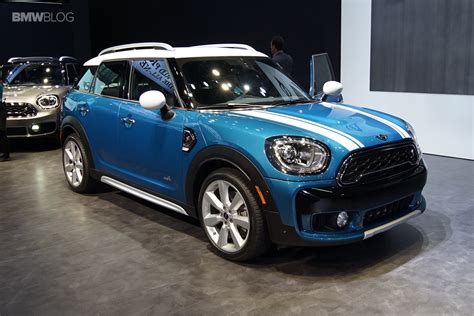 The drivetrain is linked to the mini driving modes, which is selectable via a rotary switch at the base of the gear lever. The new MINI Countryman shines in Los Angeles