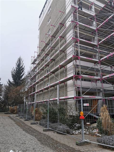 Hier finden sie häuser vieler immobilienportale und durch die mit nur einem klick provisionsfreie häuser zum kauf darstellen und sie können ihr einfamilienhaus von privat kaufen oder finden ihr haus bei einem. Hochhaus Bad Schussenried Haus Regnet - Stuckateur ...