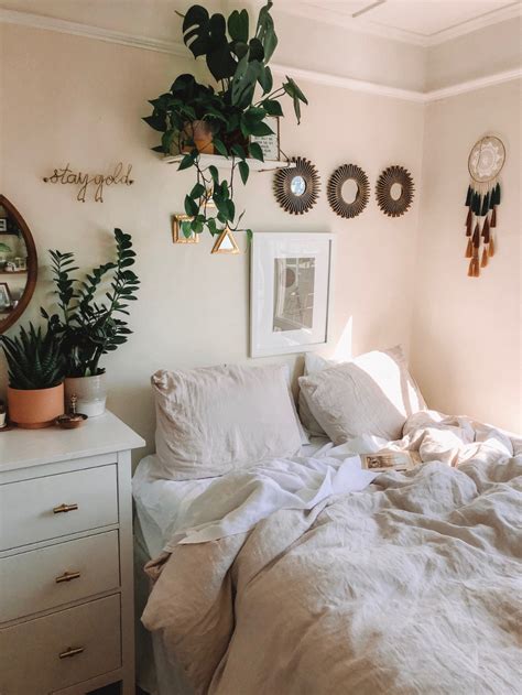 Your bedroom is all about peace, serenity, and calm. 12 Bedroom Decor Ideas To Create a Relaxing Escape in 2020 ...