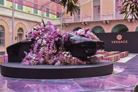 Pink Flowers For Versace Uomo