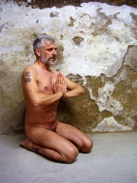Foto Raf El Ki I Erkek Bacak Model D Vme Oturma Meditasyon Yapmak Kas G Zellik Huzur