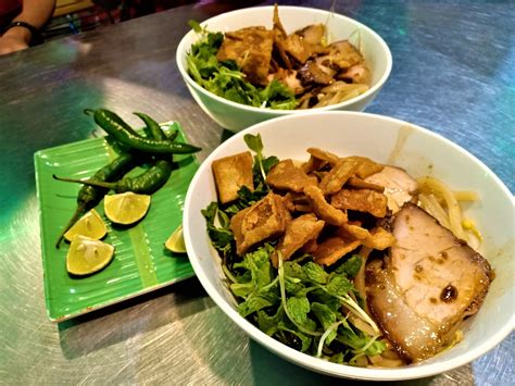 Foodieadies Quintessential Vietnamese Food Guide Hoi An Central Vietnam Foodieadie