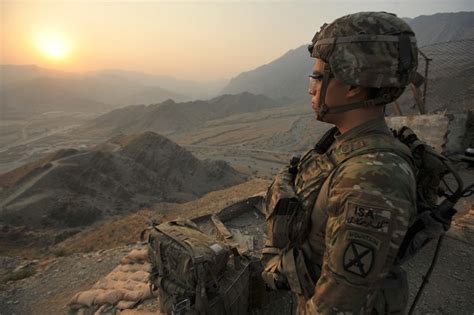 10th Mountain Division Soldiers Spend Night On Mountaintop In