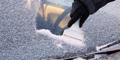 5 Ice Scraping Tips For Avoiding Windshield Repair Glasspro Inc