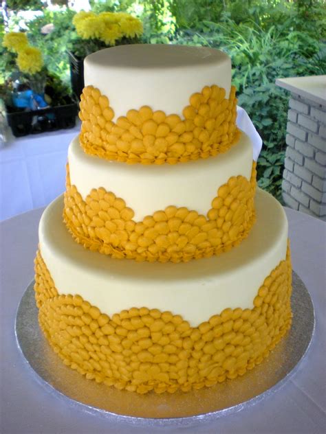 Chandelier Cakes By Natalie Peterson Funky Yellow Cake