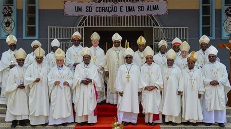 A Igreja Católica Na Angola Consolata América