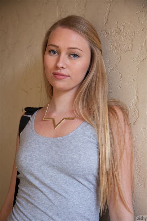 kerstin dorsia women model blonde hair zishy simple background portrait display
