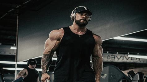 Bodybuilder Chris Bumstead Trains During Q A Discusses Retirement Recovery And Avoiding