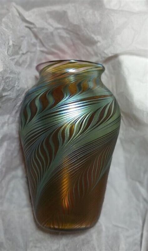 Zellique Studio Art Glass Pulled Feather Vase Iridescent Signed Vase