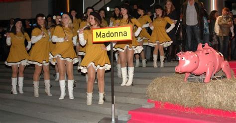 Première Het Varken Van Madonna