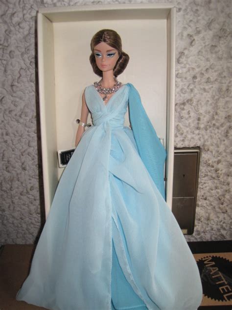 Dolls Silkstone Blue Chiffon Ball Gown Barbie Doll 2017 Nrfb Dyx74