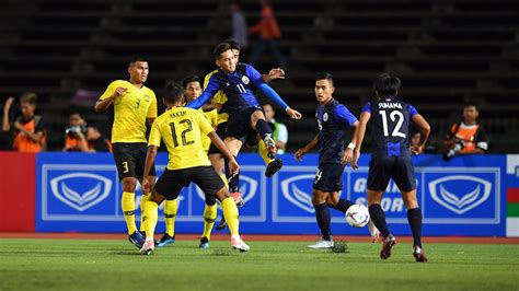 Malaysia vs laos (aff suzuki cup 2018: MALAYSIA MUNCUL NAIB JUARA PIALA SUZUKI AFF 2018 | FAM